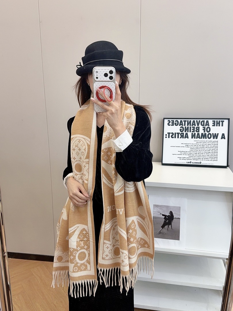 Louis Vuitton Essential Scarf · ZT13920 — תמונה 22
