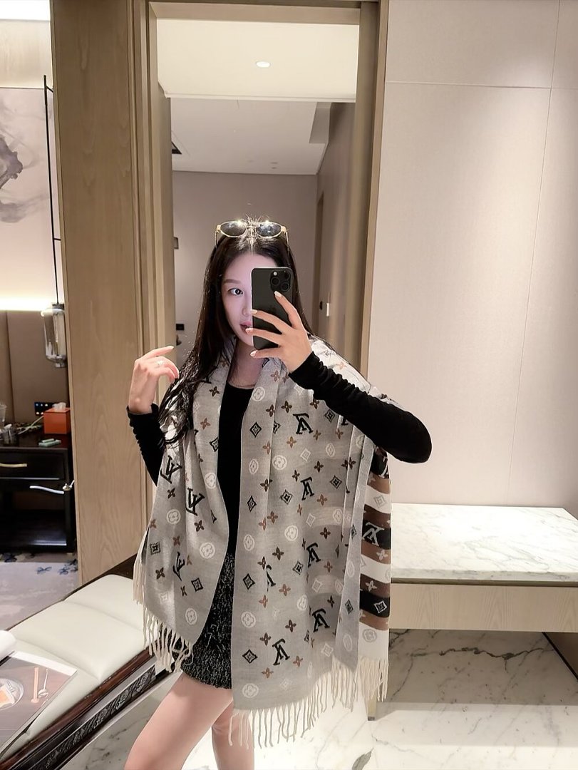 Louis Vuitton Reykjavik Scarf · ZT13901 — תמונה 18