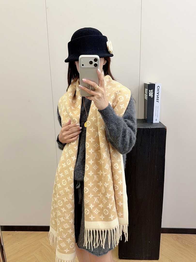 Louis Vuitton Monogram Classic Scarf · ZT13917 — תמונה 17