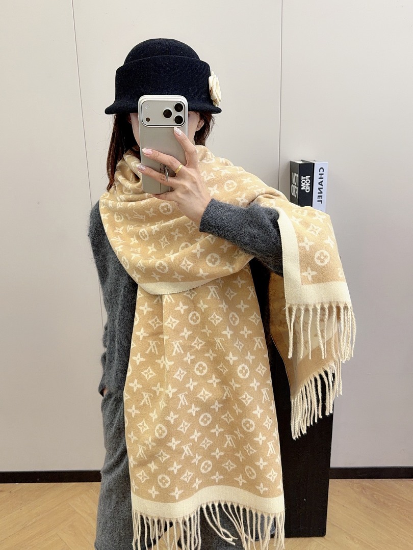 Louis Vuitton Monogram Classic Scarf · ZT13917 — תמונה 16