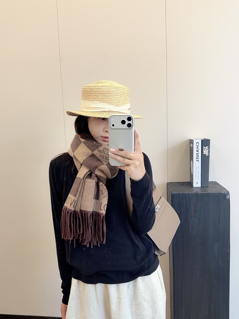 Louis Vuitton Reykjavik Scarf · ZT13924 — תמונה 16