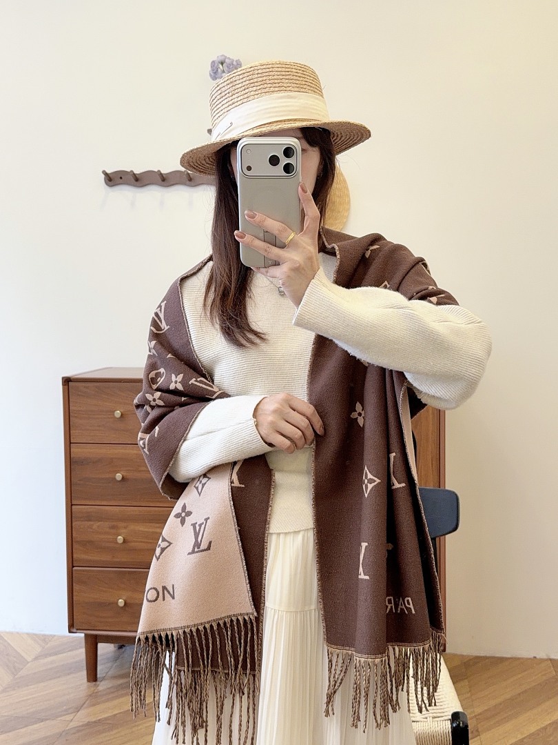 Louis Vuitton LV Essential Scarf · ZT13909 — תמונה 18