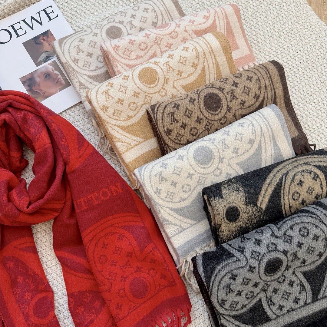 Louis Vuitton Essential Scarf · ZT13920 — תמונה 2