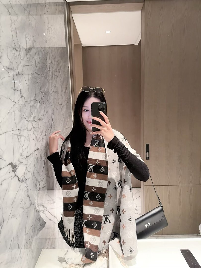 Louis Vuitton Reykjavik Scarf · ZT13901 — תמונה 19