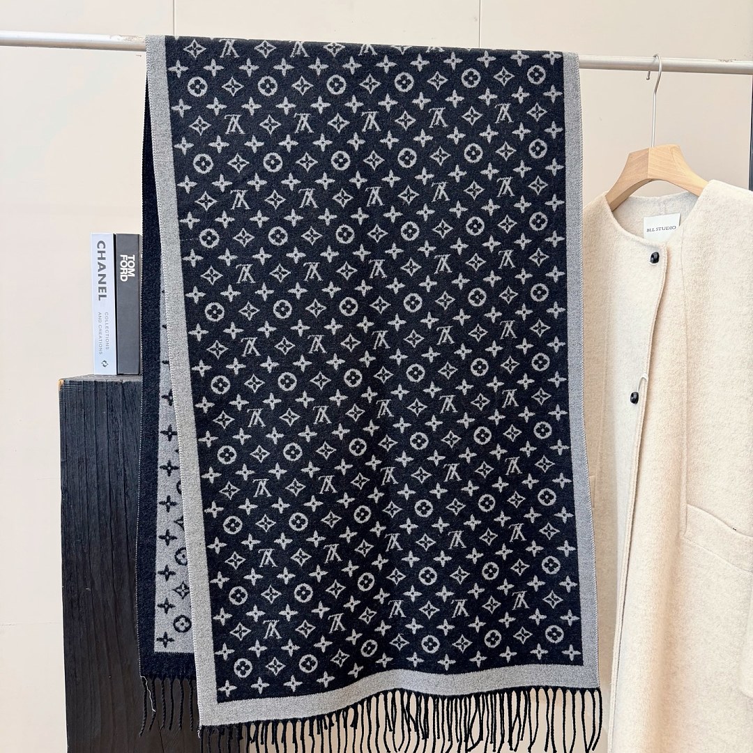 Louis Vuitton Monogram Classic Scarf · ZT13917 — תמונה 6