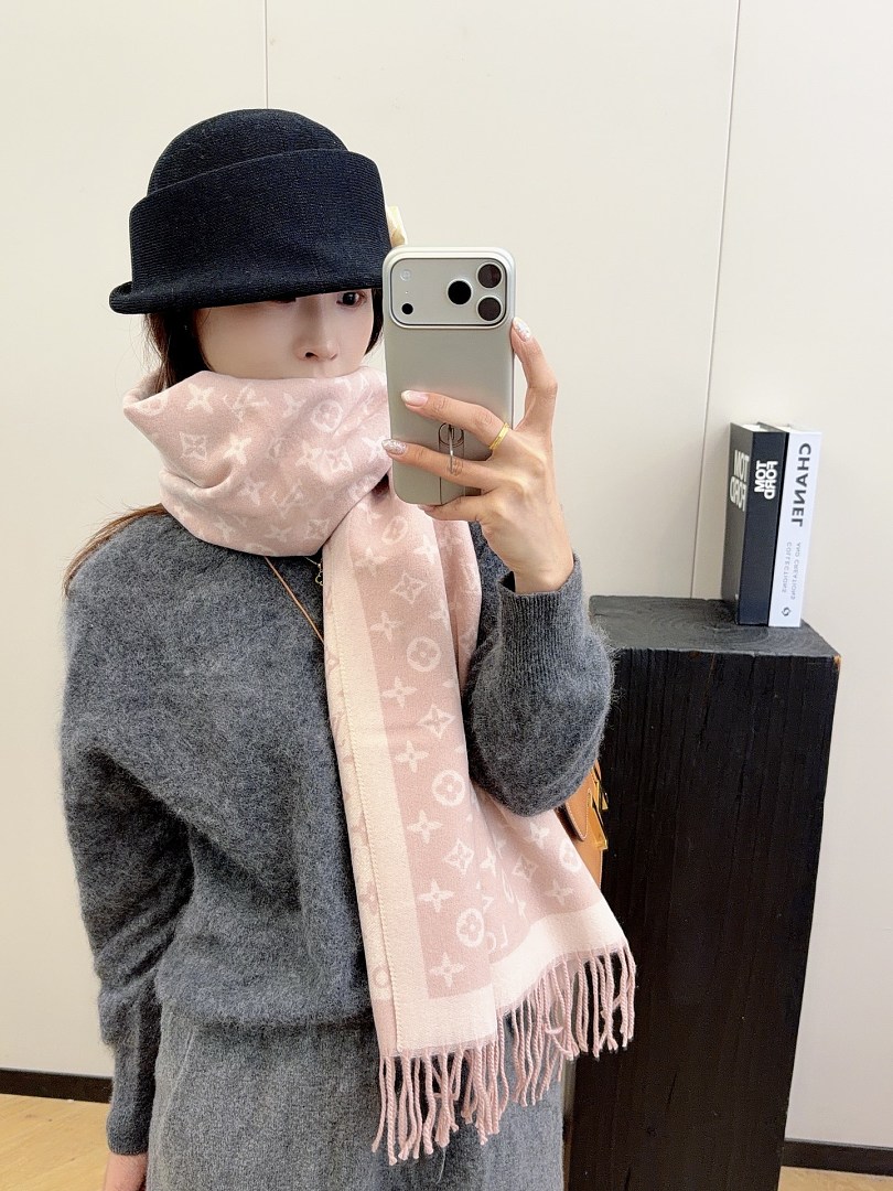 Louis Vuitton Monogram Classic Scarf · ZT13917 — תמונה 19