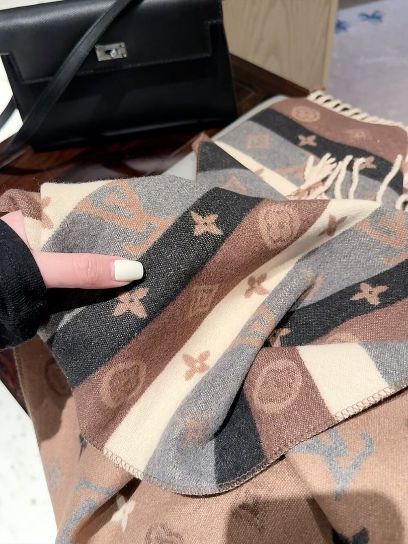 Louis Vuitton Reykjavik Scarf · ZT13901 — תמונה 12