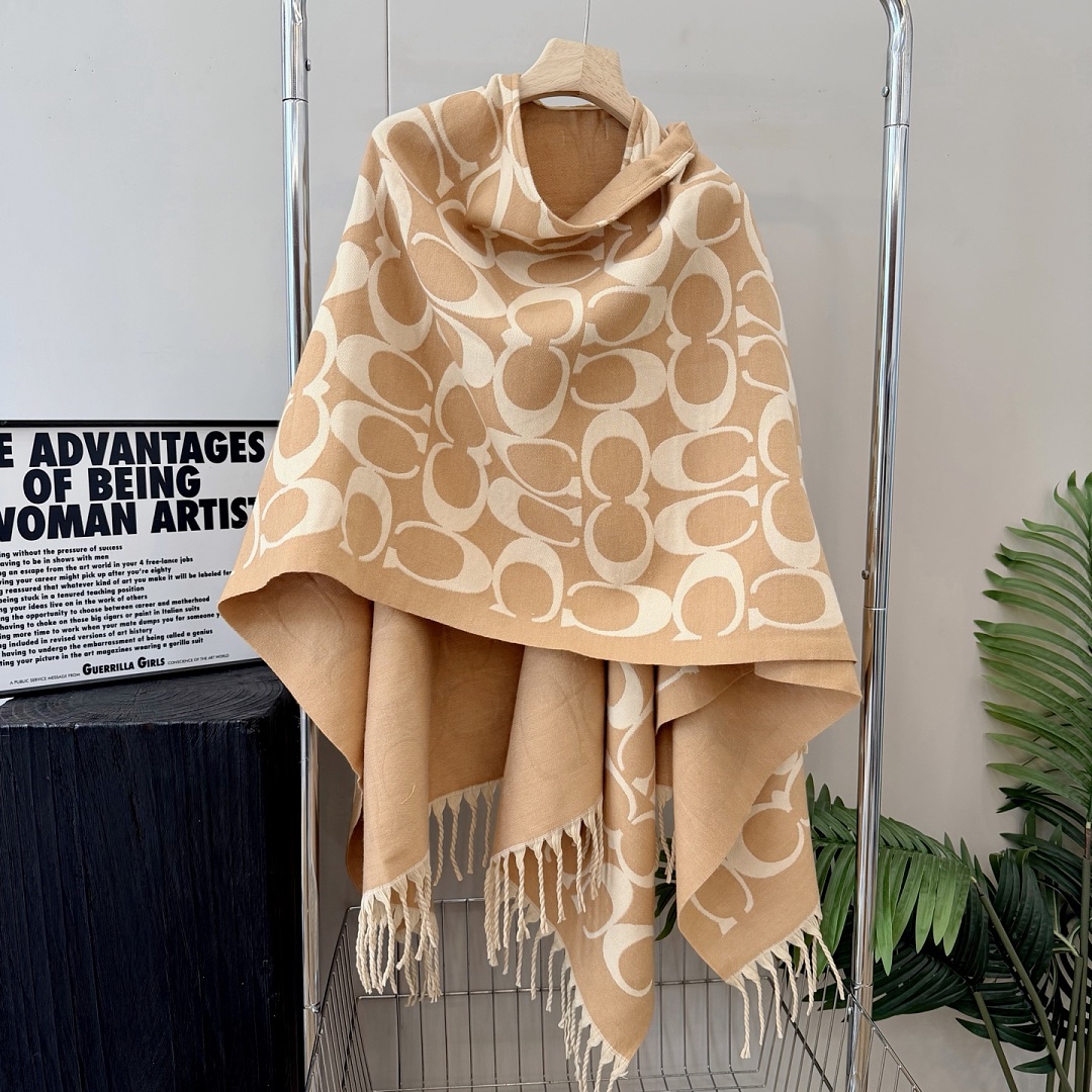 Coach Signature Oversized Muffler · ZT13936 — תמונה 12