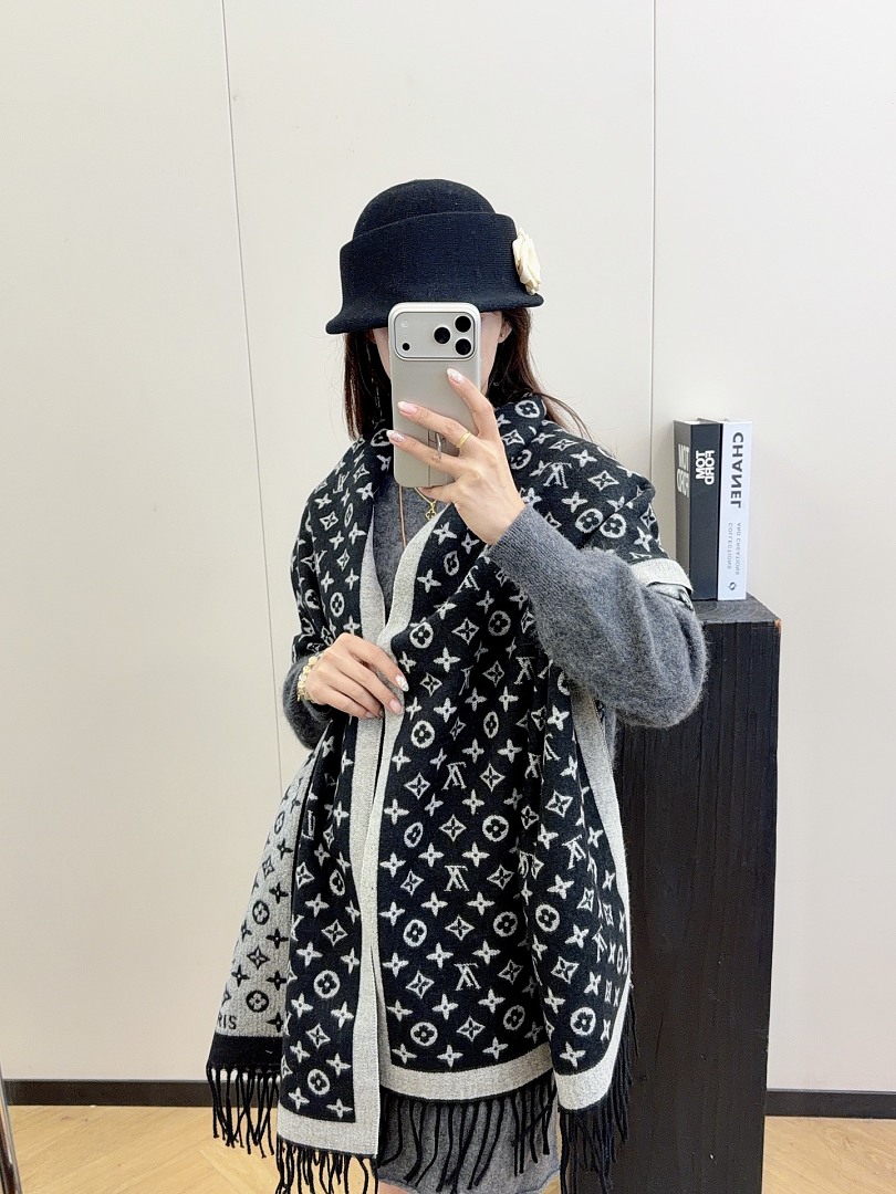 Louis Vuitton Monogram Classic Scarf · ZT13917 — תמונה 20