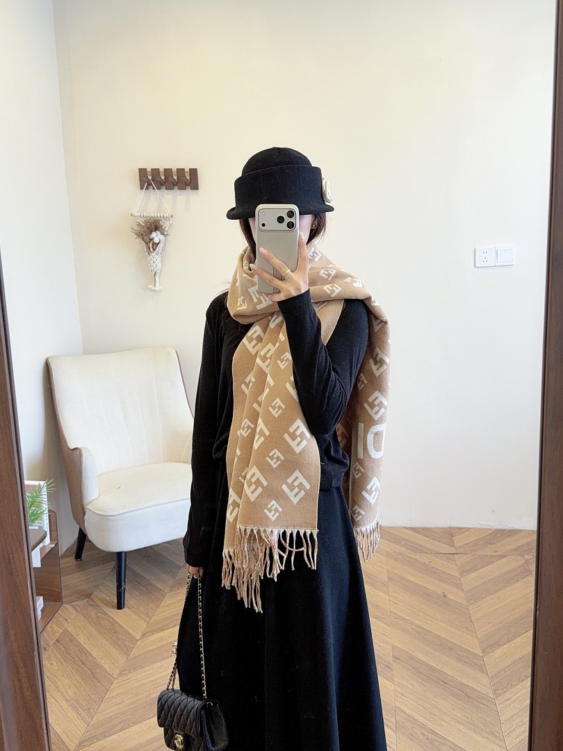 Fendi FF Scarf · ZT13911 — תמונה 23