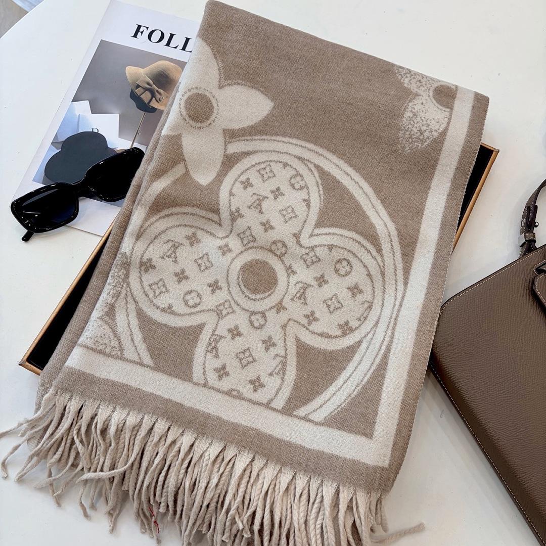 Louis Vuitton Essential Scarf · ZT13920 — תמונה 33