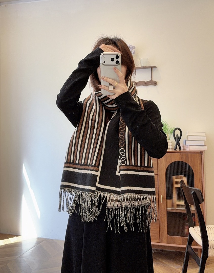 Loewe Anagram Scarf · ZT13905 — תמונה 4