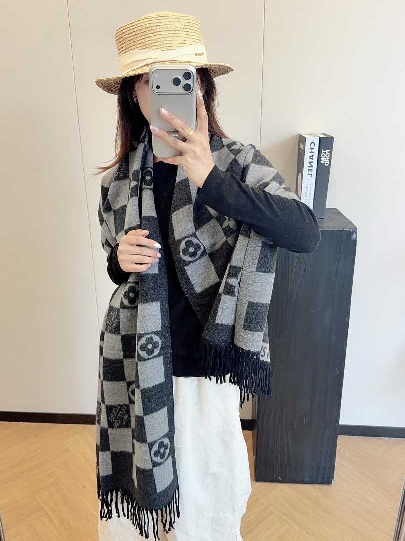 Louis Vuitton Reykjavik Scarf · ZT13924 — תמונה 11