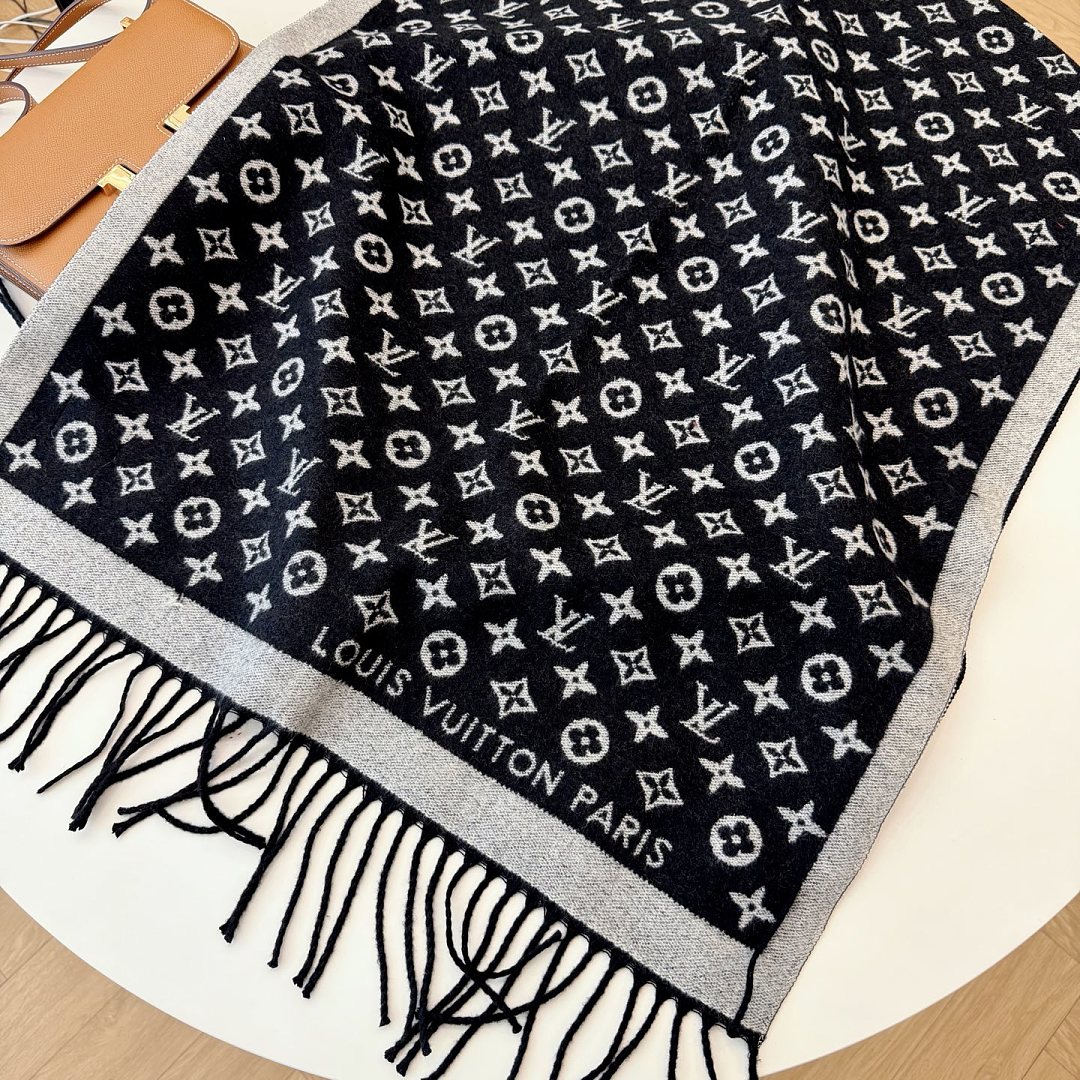 Louis Vuitton Monogram Classic Scarf · ZT13917 — תמונה 25