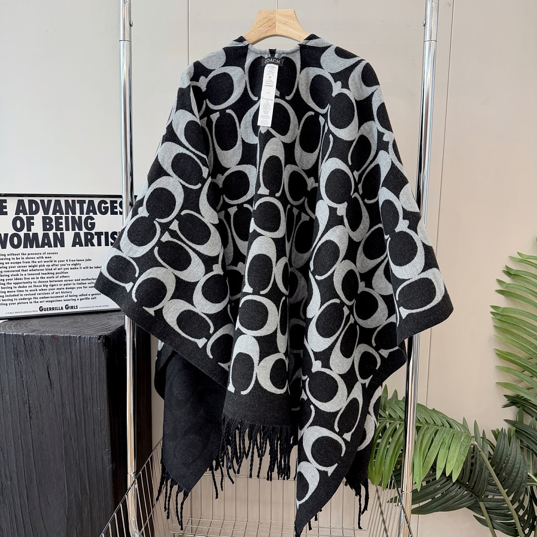 Coach Signature Oversized Muffler · ZT13936 — תמונה 8