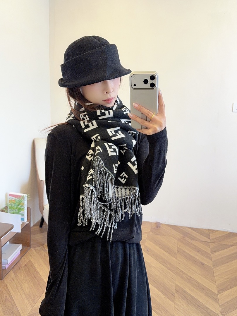 Fendi FF Scarf · ZT13911 — תמונה 4
