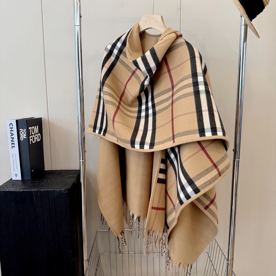 Burberry Contrast Check Cashmere Wool Cape · ZT13937 — תמונה 7