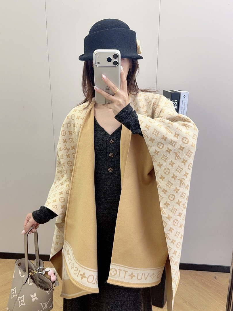 Louis Vuitton My Monogram Cape · ZT13935 — תמונה 20