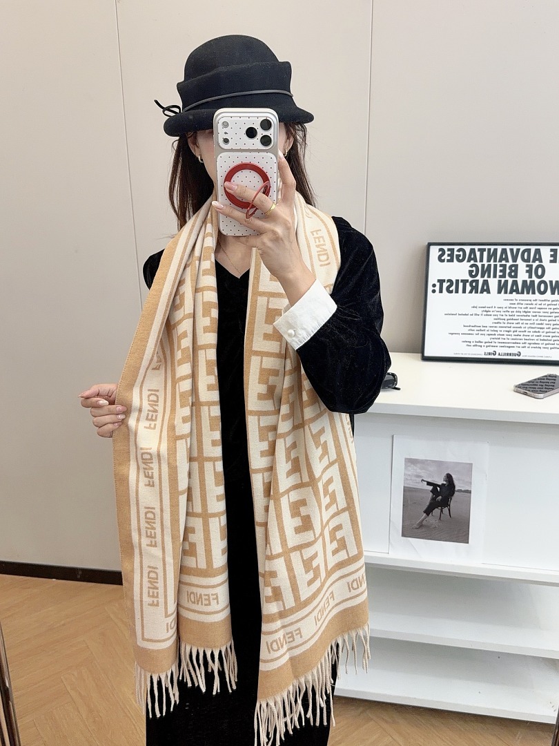 Fendi FF Scarf · ZT13919 — תמונה 9