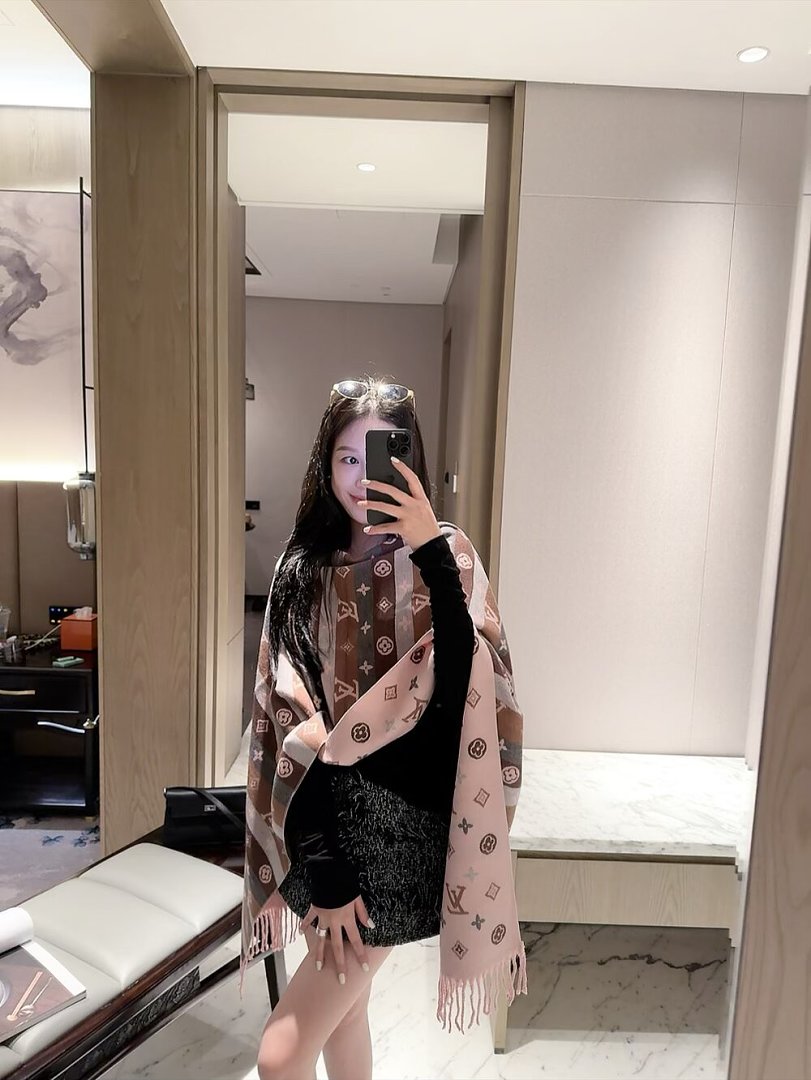Louis Vuitton Reykjavik Scarf · ZT13901 — תמונה 23