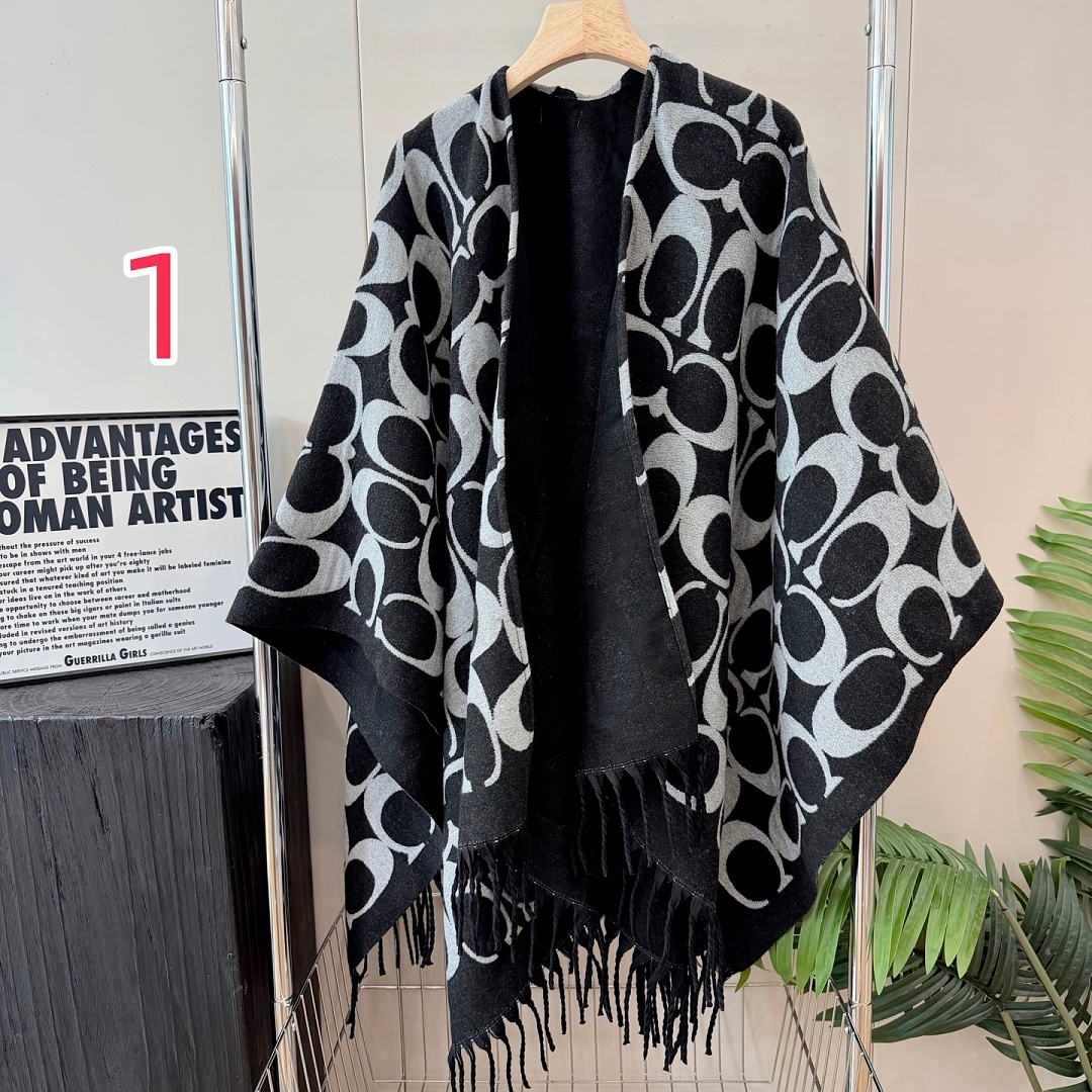 Coach Signature Oversized Muffler · ZT13936 — תמונה 2