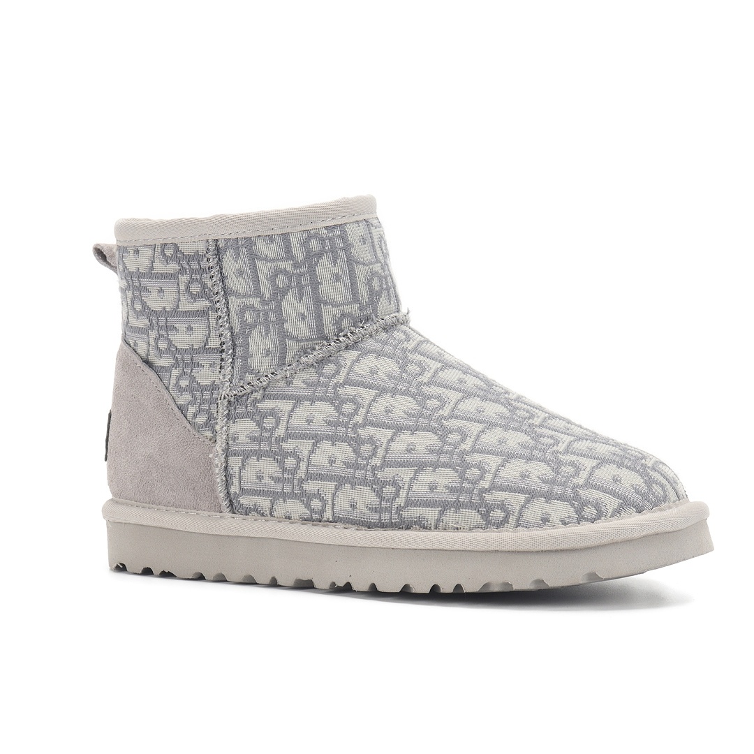UGG Classic Mini · ZT14232