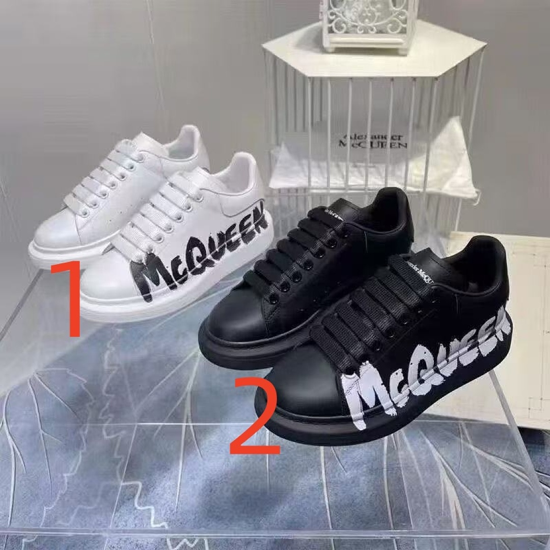 Alexander McQueen Oversized Graffiti Sneaker · ZT13707 — תמונה 9