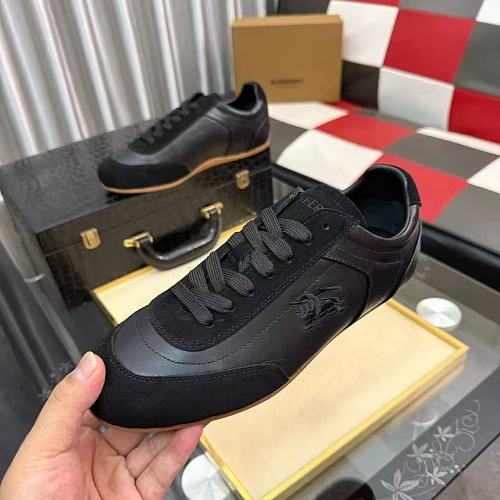 Burberry Knight Runner · ZT13717