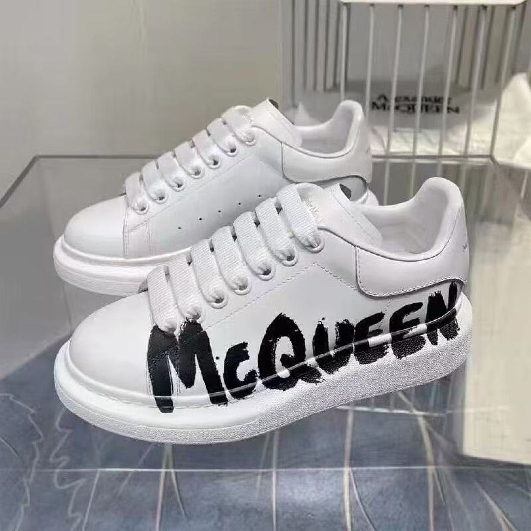 Alexander McQueen Oversized Graffiti Sneaker · ZT13707 — תמונה 8