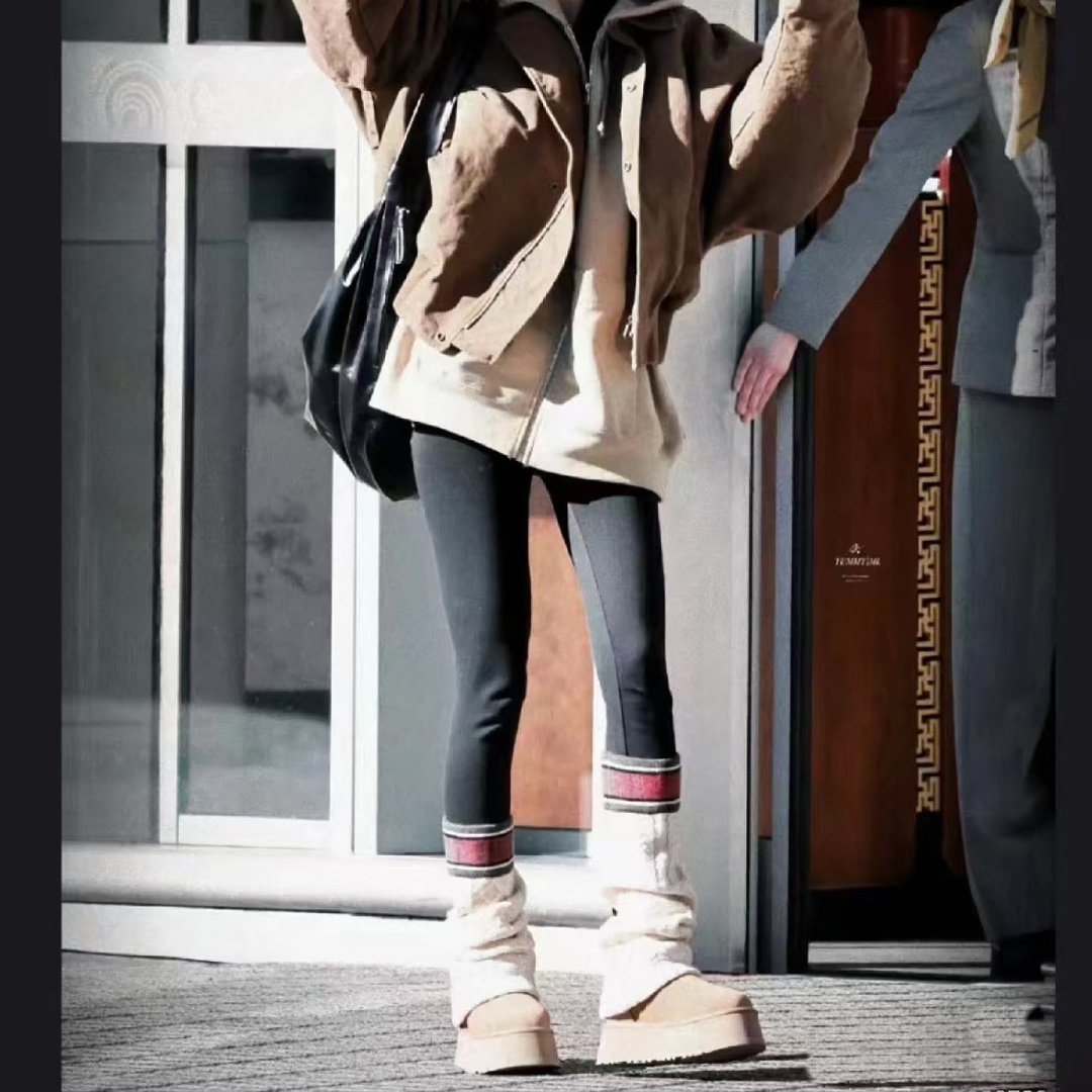 UGG Classic Sweater Letter Boot · ZT14147 — תמונה 5