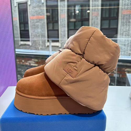 UGG Classic Mini Dipper Puffer Boot · ZT14148