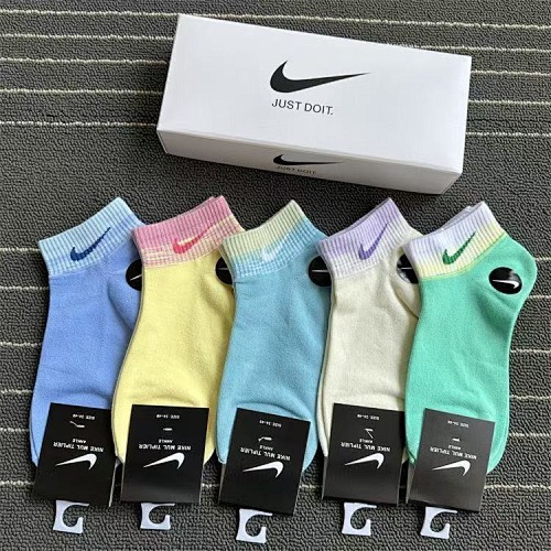 NIKE ZT9851