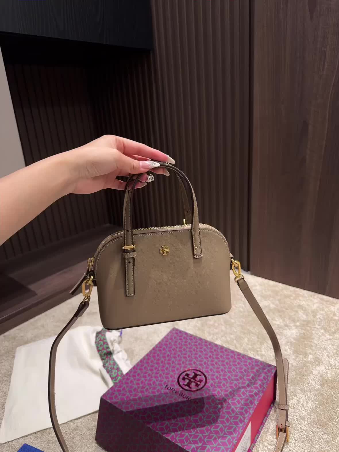 Tory Burch Emerson Dome Satchel · 5405 — תמונה 2