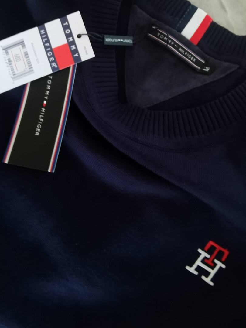 Tommy Hilfiger Classic Crewneck Sweater · A2795 — תמונה 4