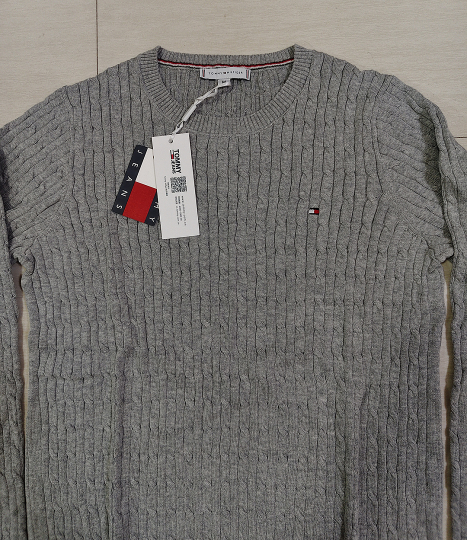Tommy Hilfiger Cable Knit Crewneck Sweater · A3423 — תמונה 3