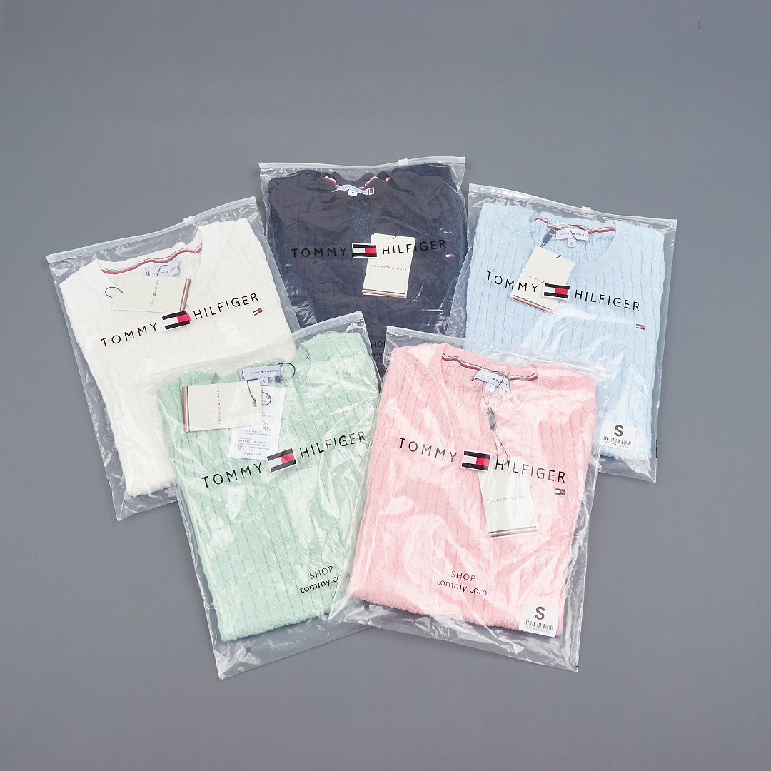Tommy Hilfiger Short-Sleeve Cable Knit Sweater · A3287 — תמונה 14