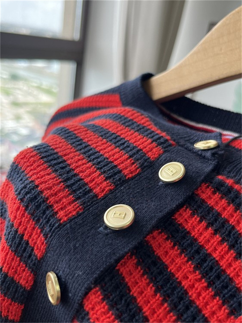 Tommy Hilfiger Gold-Button Striped Henley Sweater · A3281 — תמונה 6