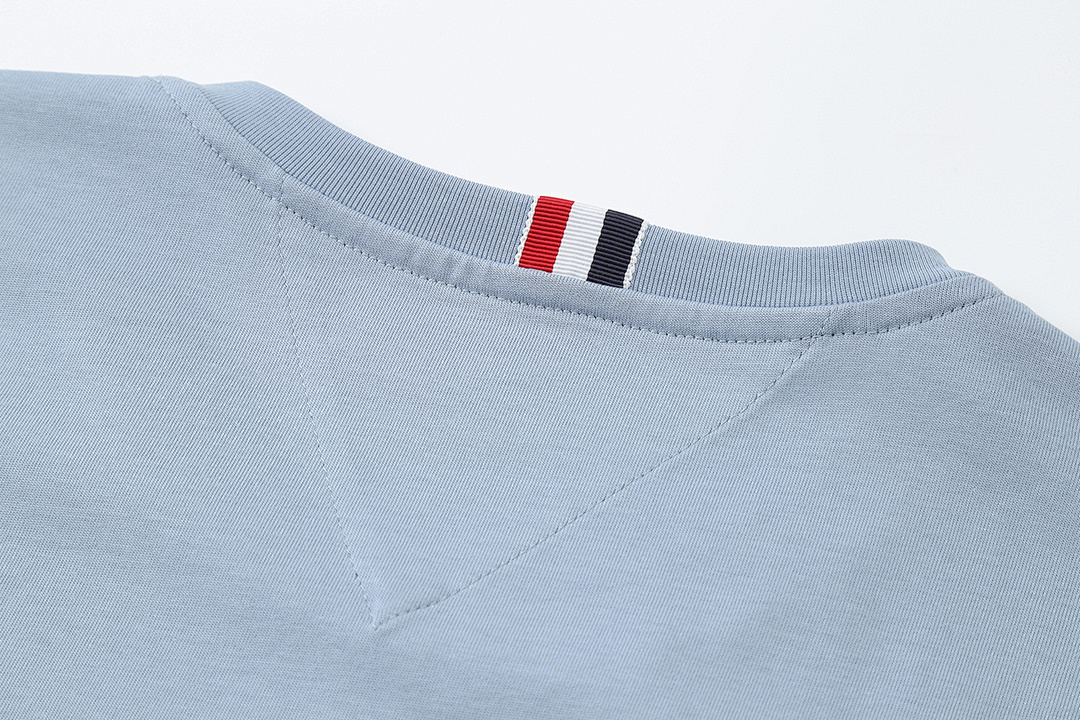Tommy Hilfiger Embroidered Tommy Logo T-Shirt · A2192 — תמונה 12