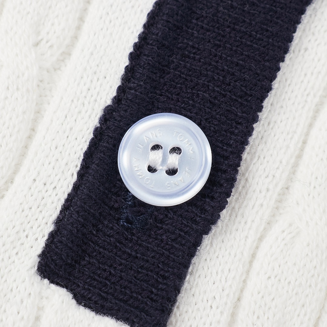 Tommy Hilfiger Cable Knit Slim Sleeveless Polo · A3376 — תמונה 6