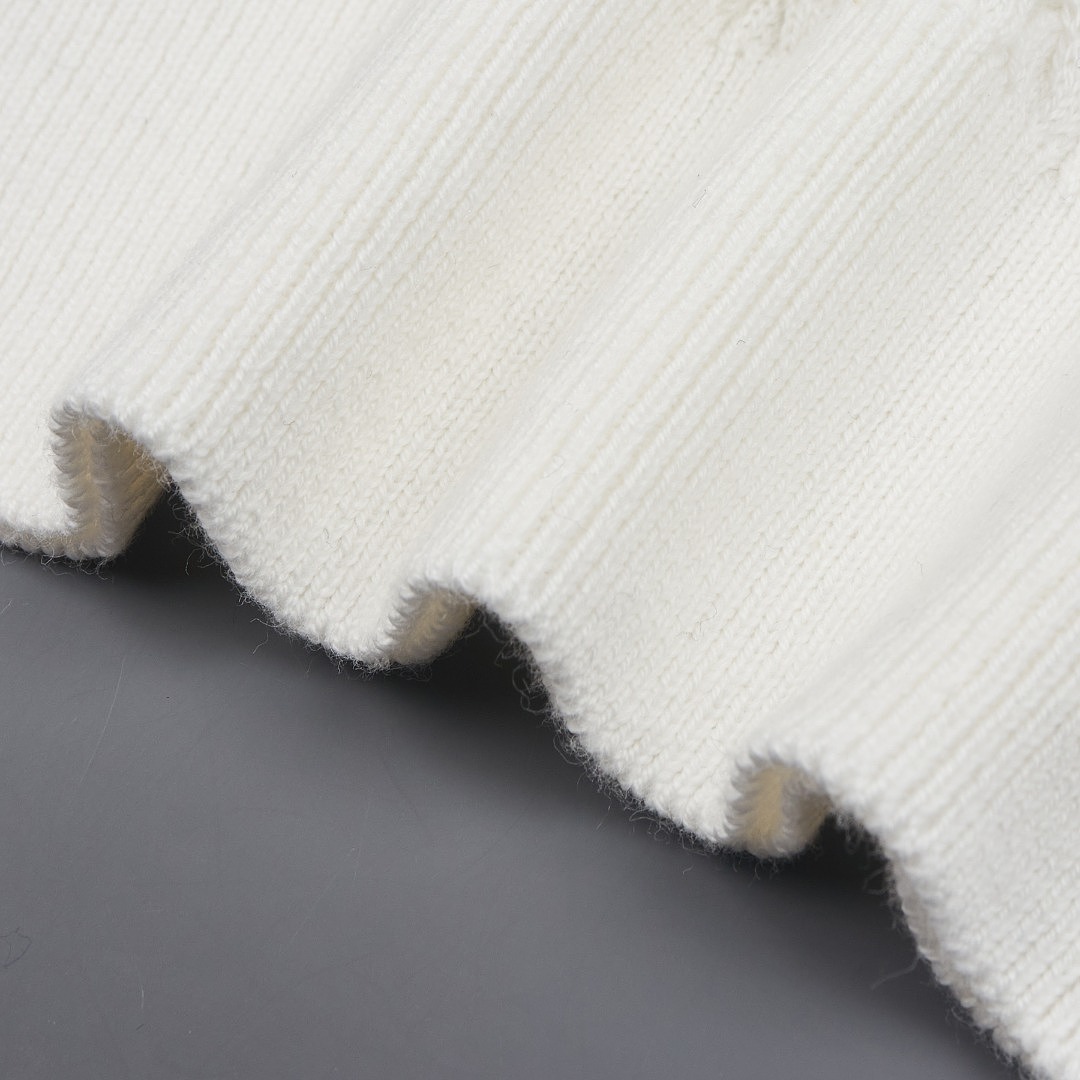 Tommy Hilfiger Short-Sleeve Cable Knit Sweater · A3287 — תמונה 7