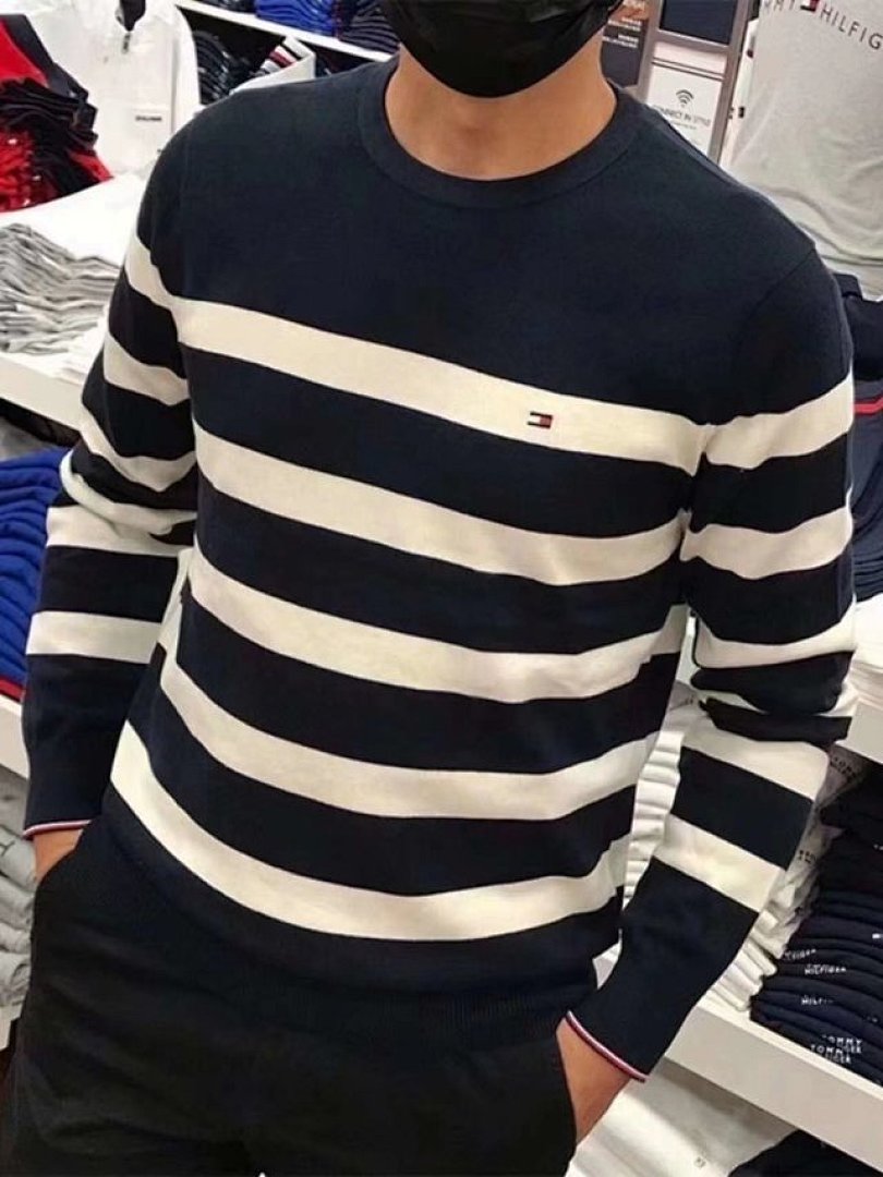 Tommy Hilfiger Block-Stripe Crewneck Sweater · A1750 — תמונה 5