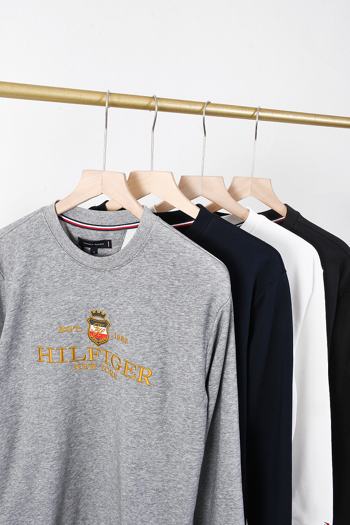 Tommy Hilfiger Embroidered Crest Sweatshirt · A3303 — תמונה 121