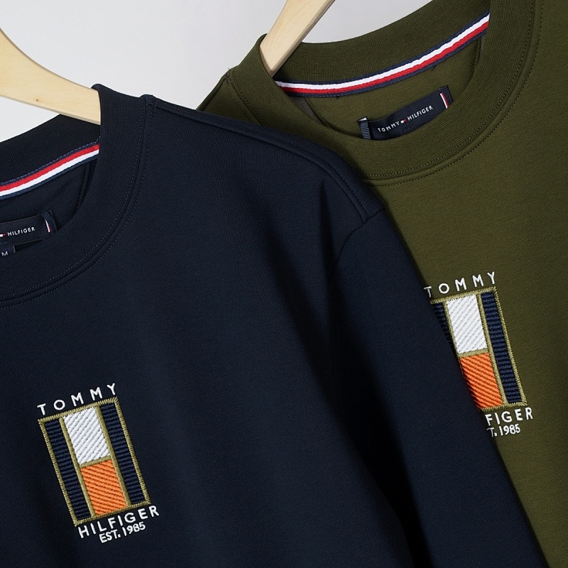 Tommy Hilfiger Flag Logo Sweatshirt · A2745 — תמונה 24