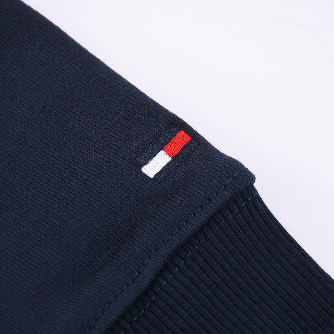 Tommy Hilfiger Script Logo Hoodie · A2540 — תמונה 25