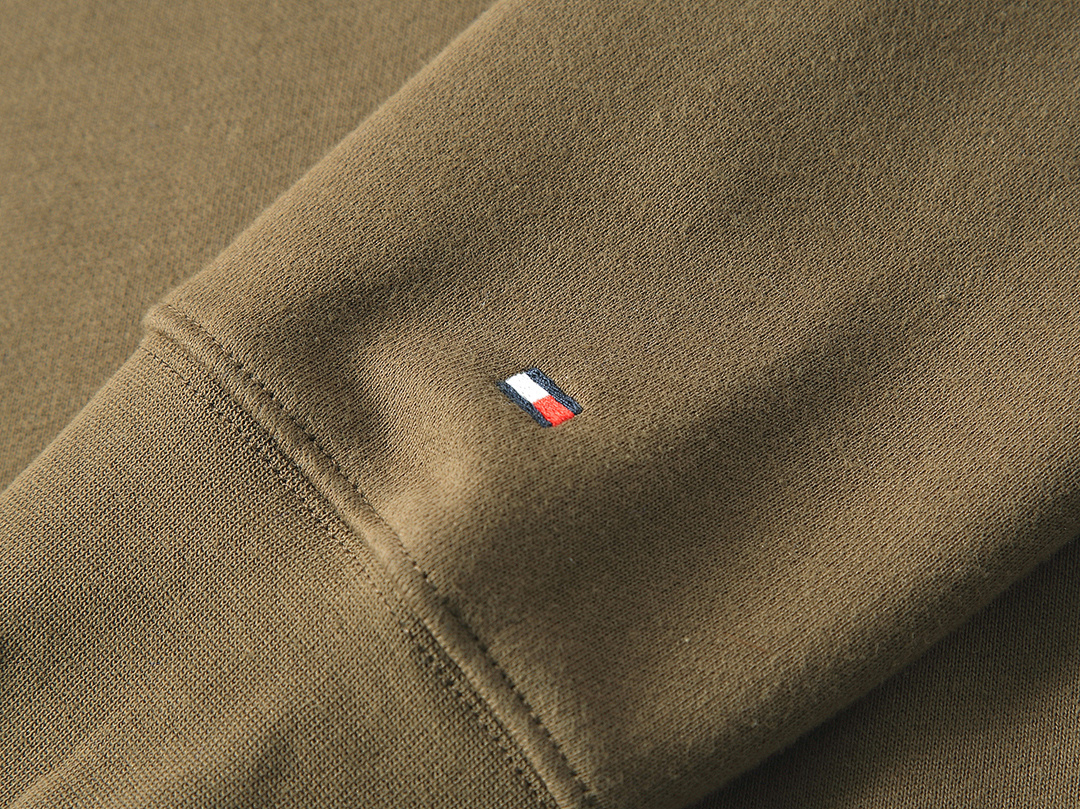 Tommy Hilfiger Essential Crewneck Sweatshirt · A917 — תמונה 44