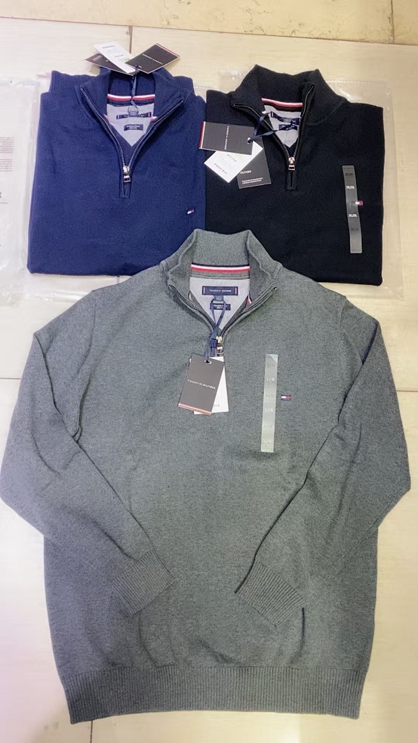 Tommy Hilfiger Classic Quarter-Zip Sweater · A2549 — תמונה 3