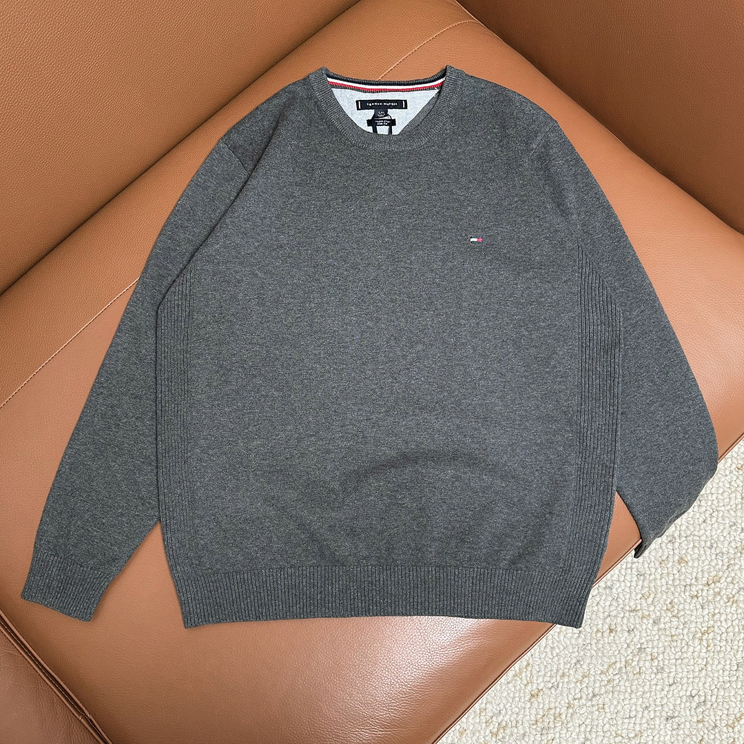 Tommy Hilfiger Classic Crewneck Sweater · A3385 — תמונה 10