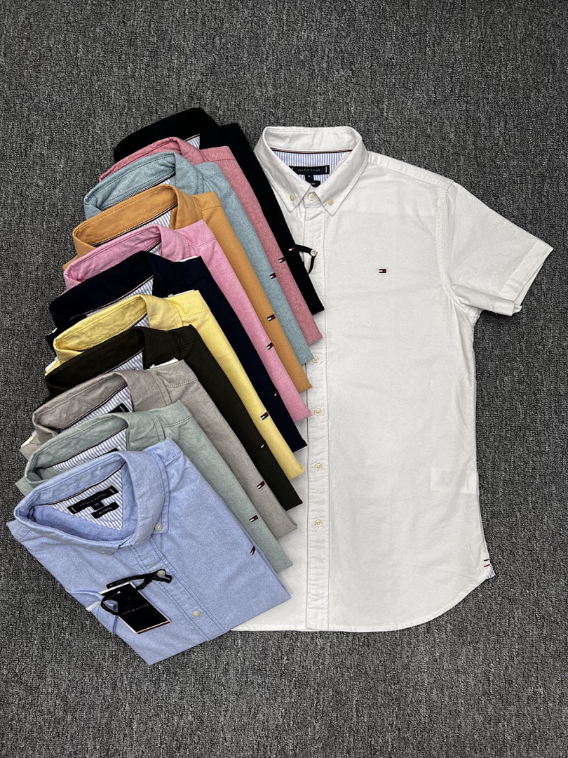 Tommy Hilfiger Regular Fit Short-Sleeve Oxford Shirt · A1540