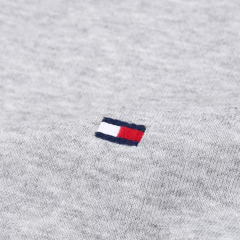 Tommy Hilfiger Embroidered Crest Sweatshirt · A3303 — תמונה 26