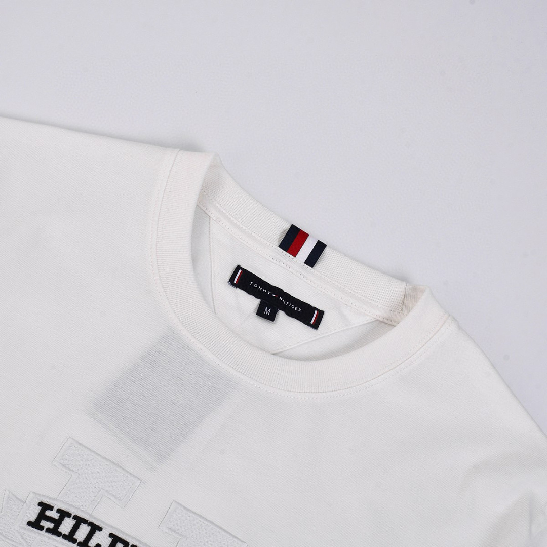 Tommy Hilfiger Oversized Luxe Serif NY Tee · A3096 — תמונה 59